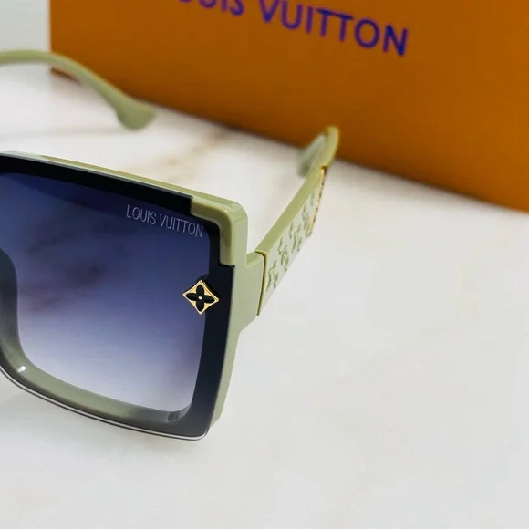 Louis Vuitton Green and Black Square Sunglasses - Picture 3 of 6